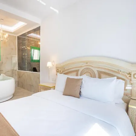 La Scala Luxury Villas Hotell *